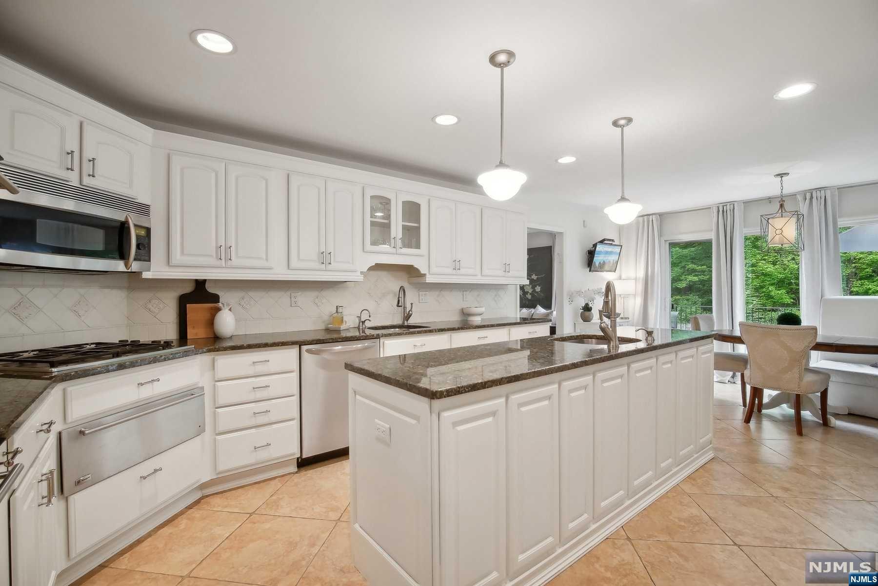 338 Van Nostrand Avenue