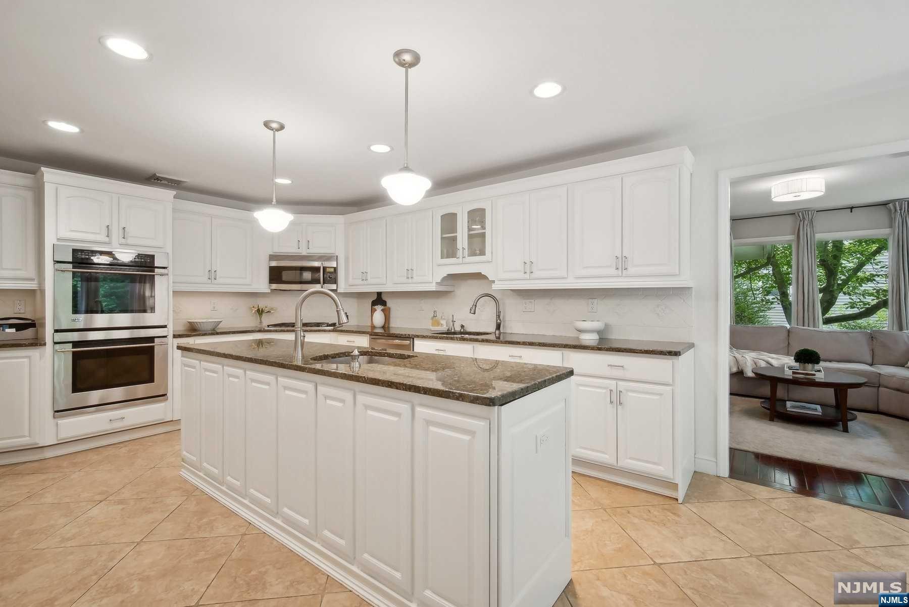 338 Van Nostrand Avenue