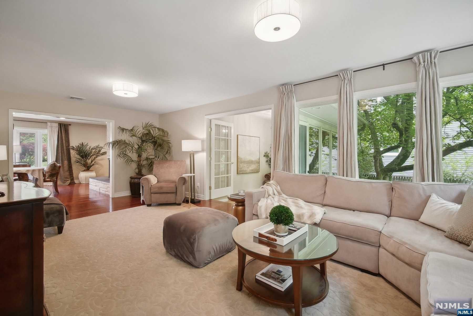 338 Van Nostrand Avenue