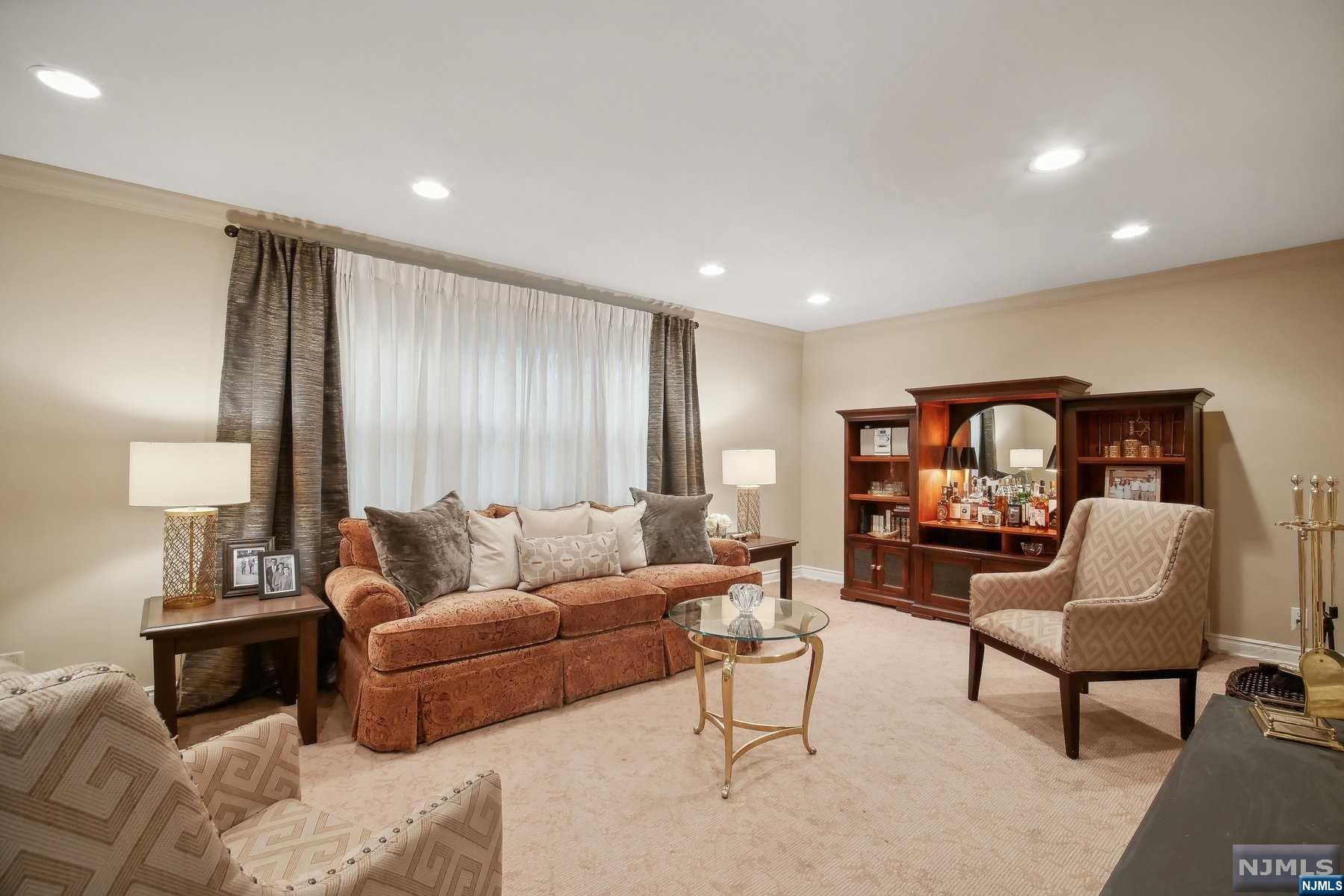338 Van Nostrand Avenue