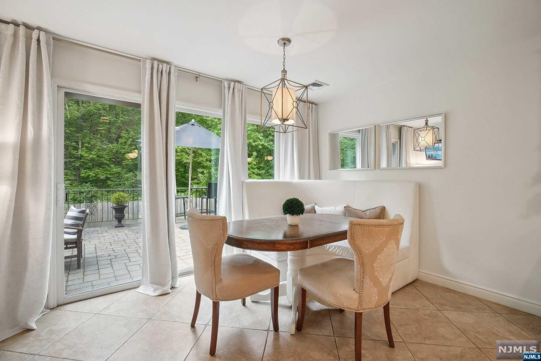 338 Van Nostrand Avenue