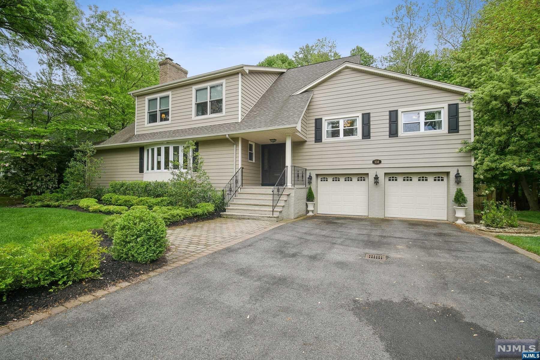 338 Van Nostrand Avenue
