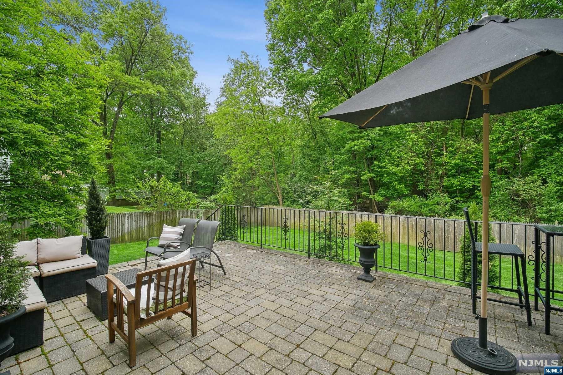 338 Van Nostrand Avenue