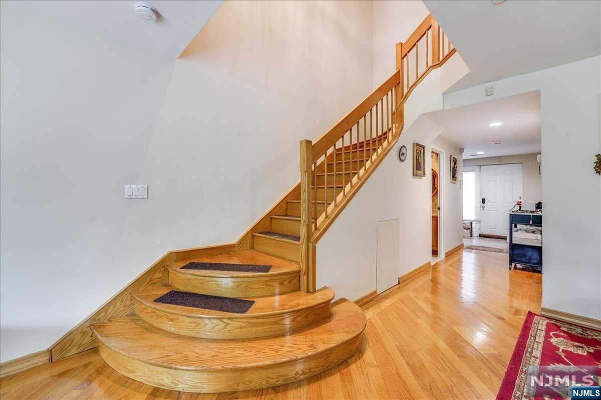 4 Whitman Court