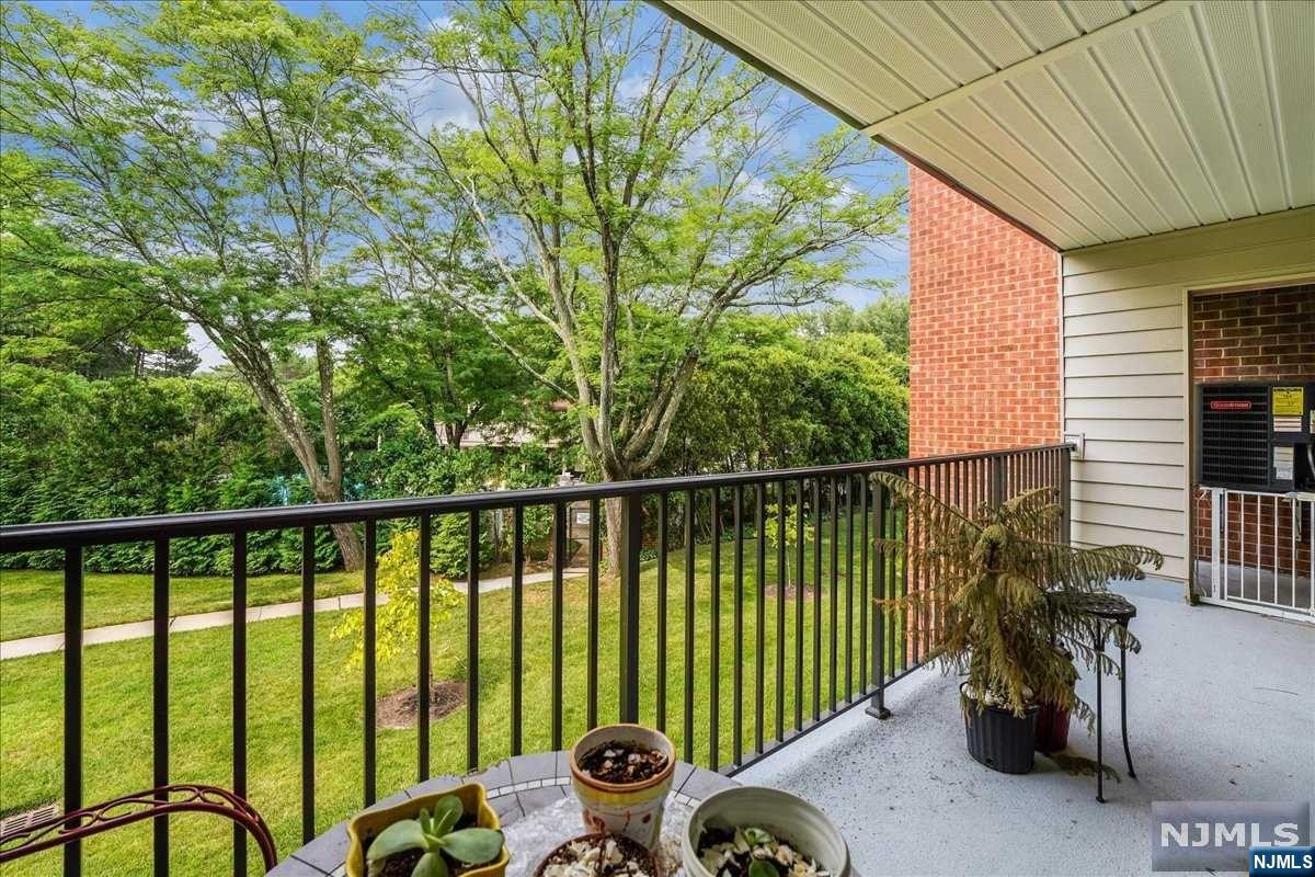 4 Whitman Court