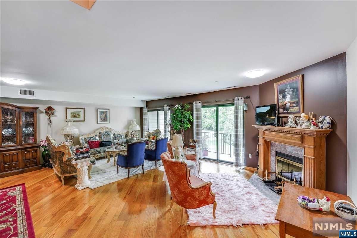4 Whitman Court