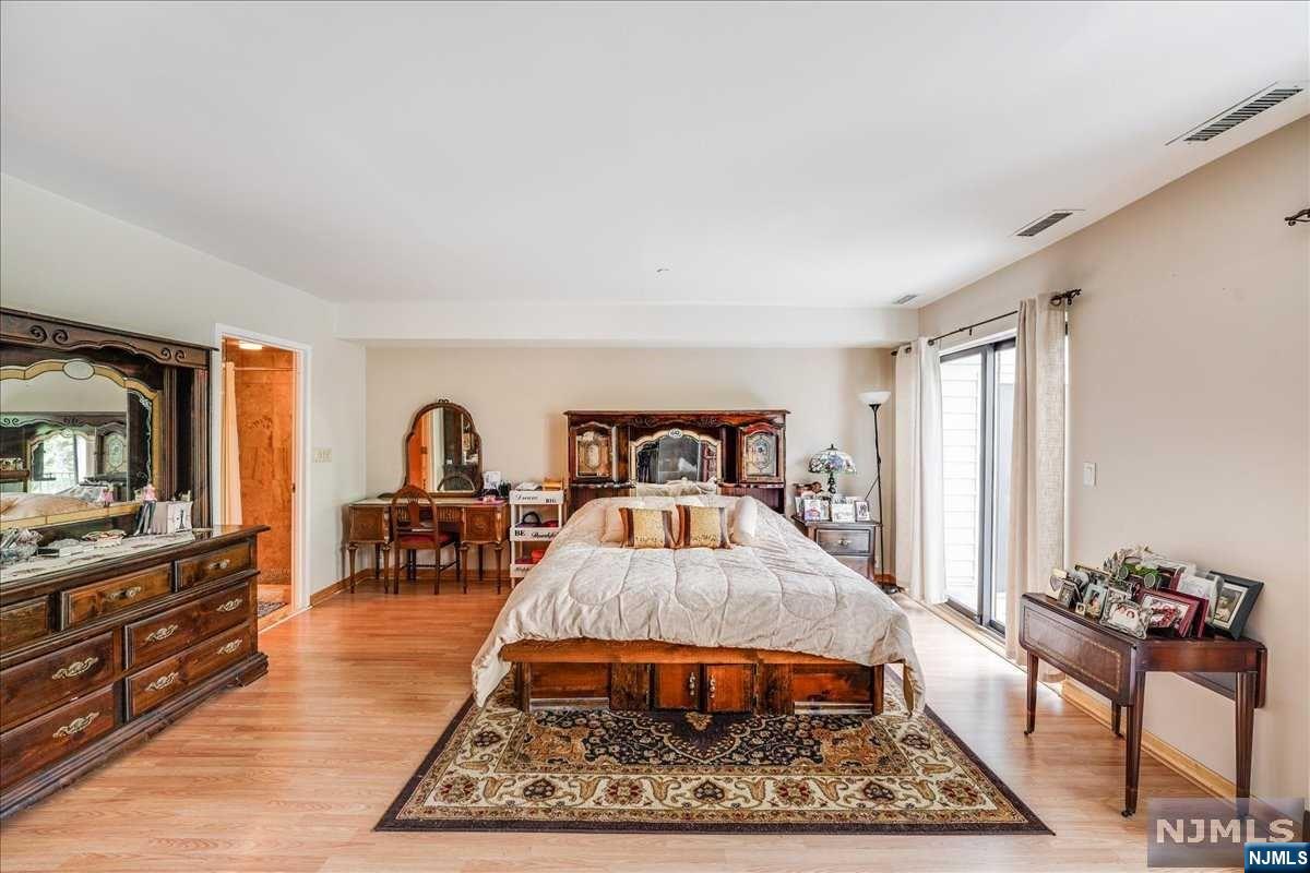 4 Whitman Court