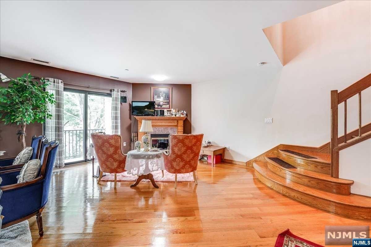 4 Whitman Court