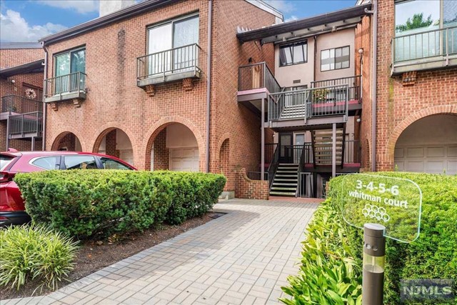 4 Whitman Court