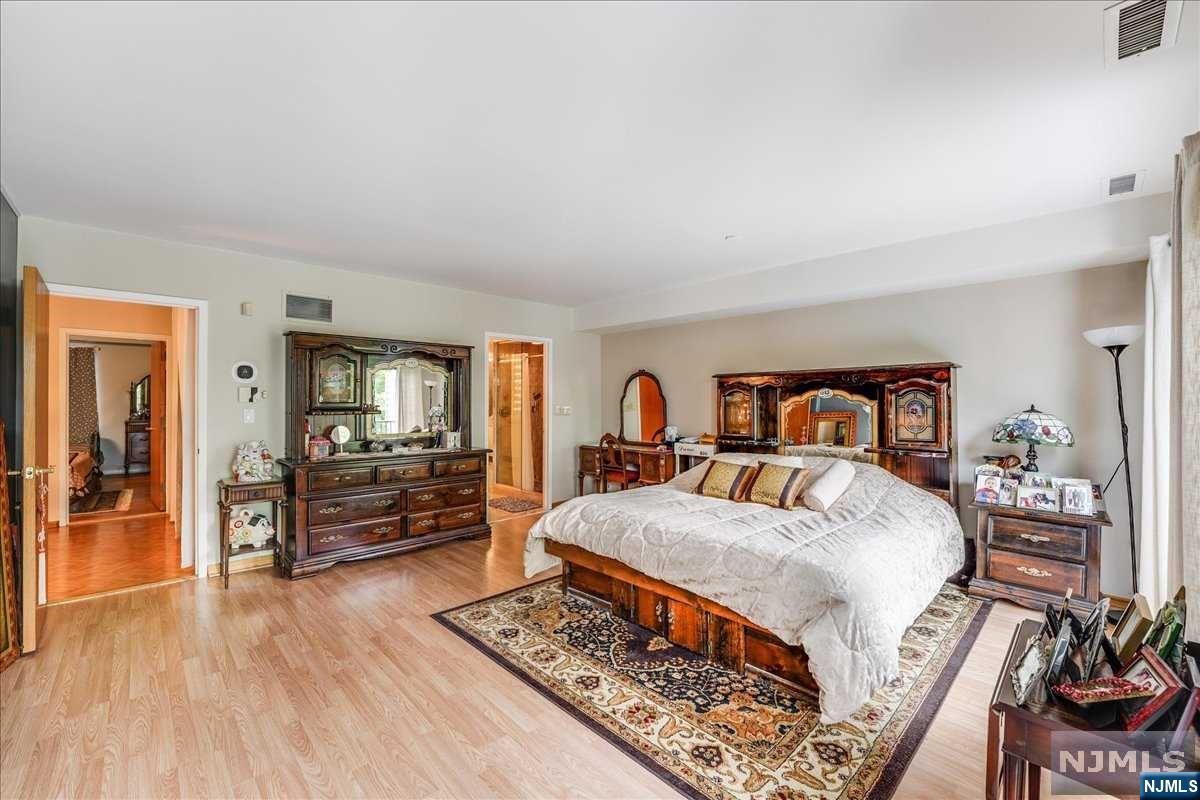 4 Whitman Court