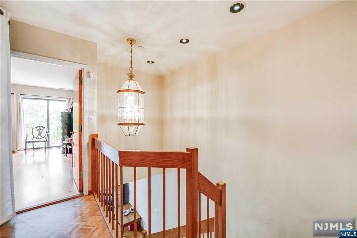 4 Whitman Court