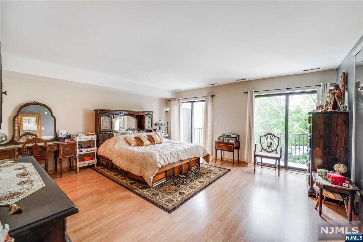 4 Whitman Court