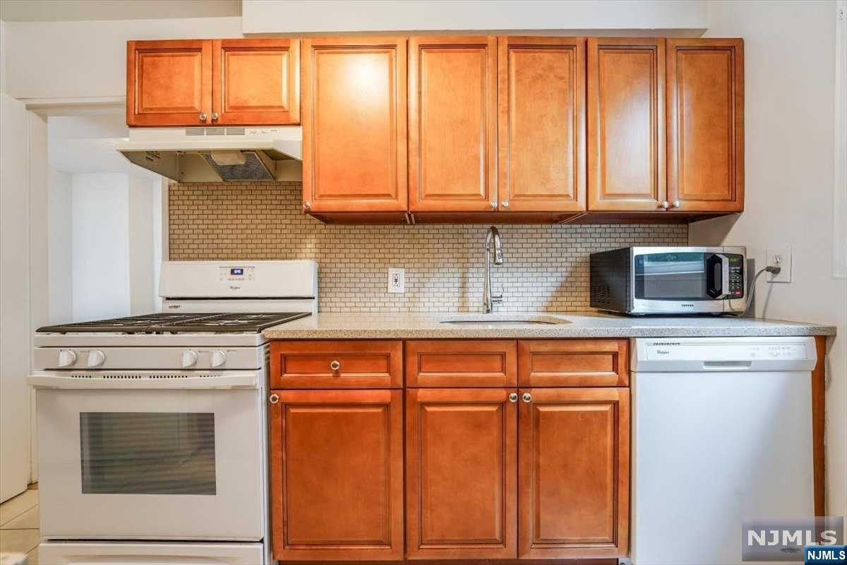 2160 Center Avenue 2B