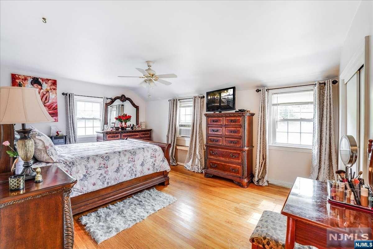 00-055 Midland Avenue