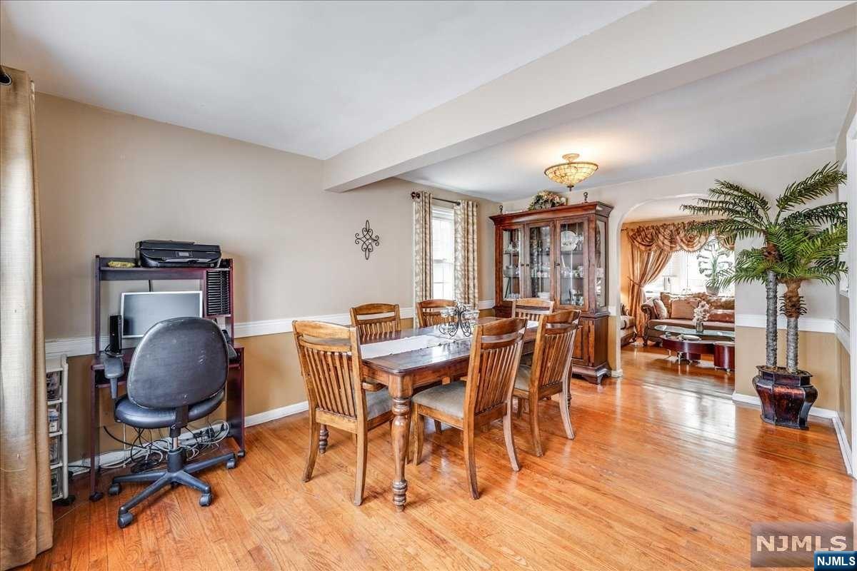 00-055 Midland Avenue
