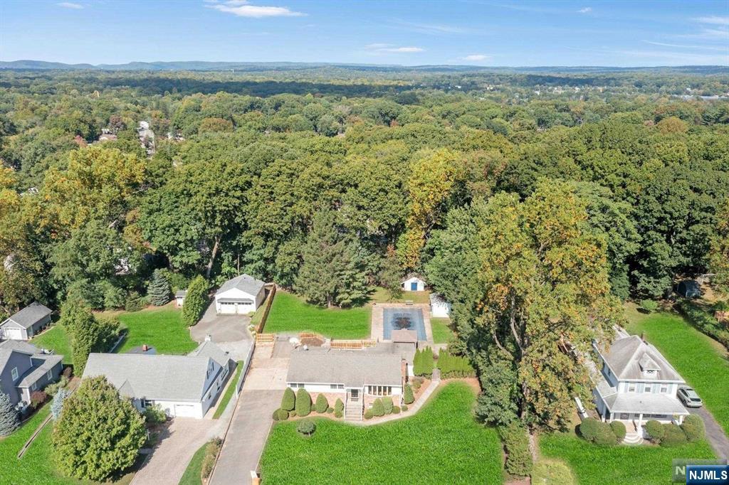 27 Heights Road