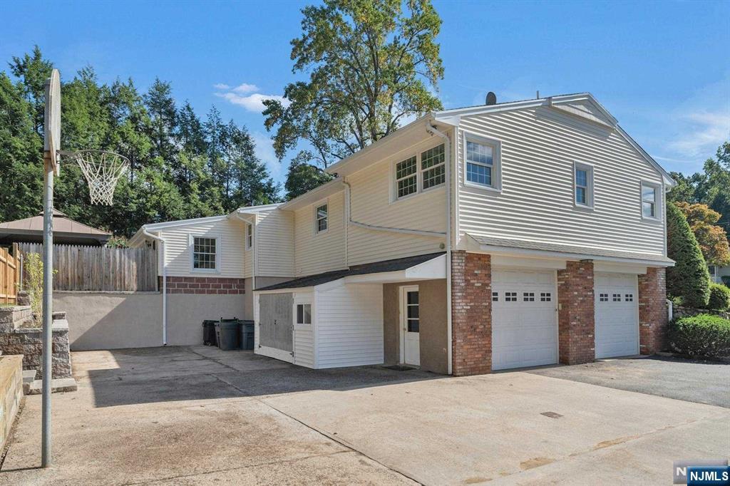 27 Heights Road