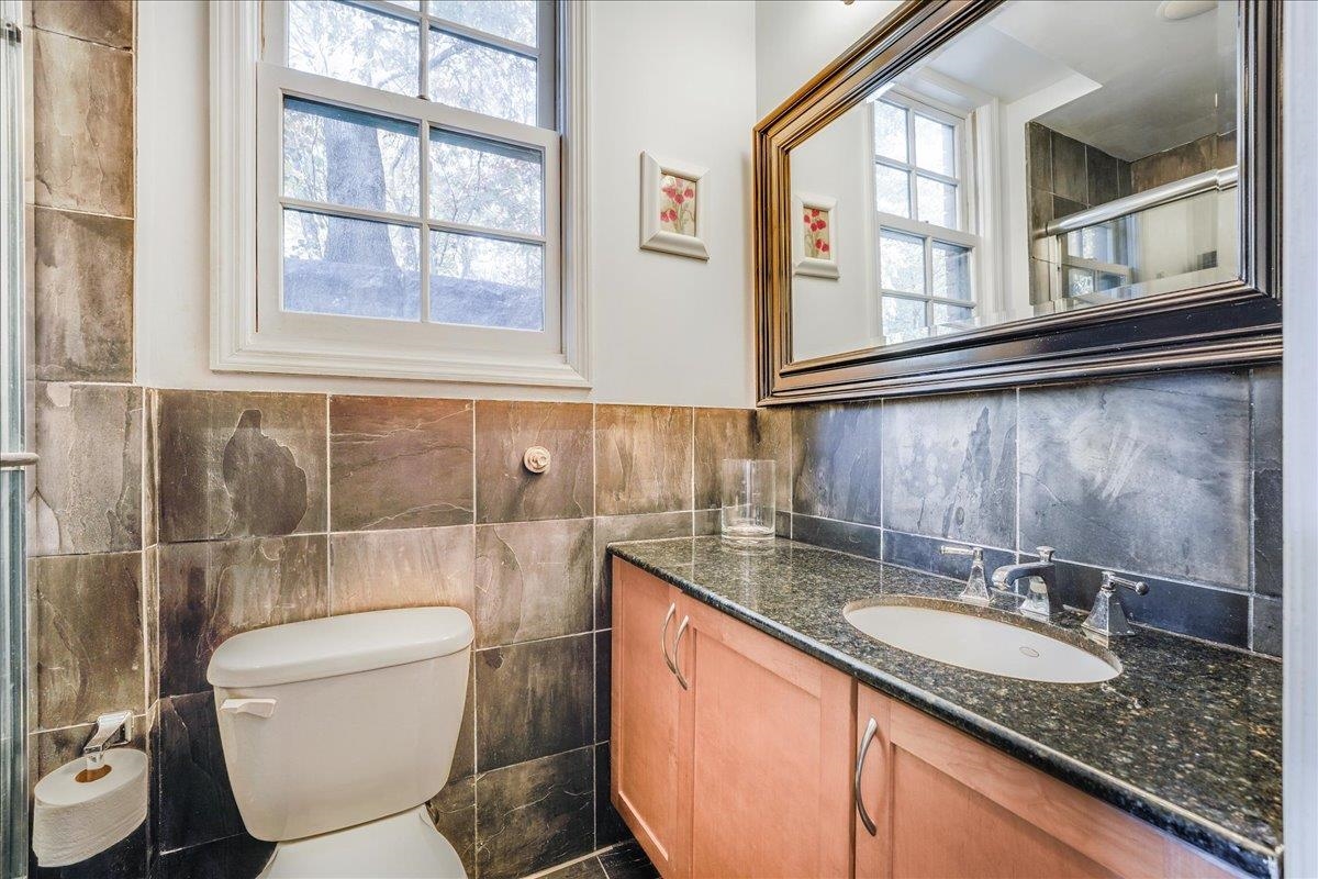 96 COLES ST Unit: 2