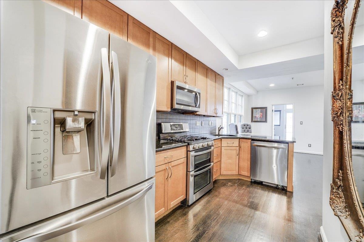 96 COLES ST Unit: 2