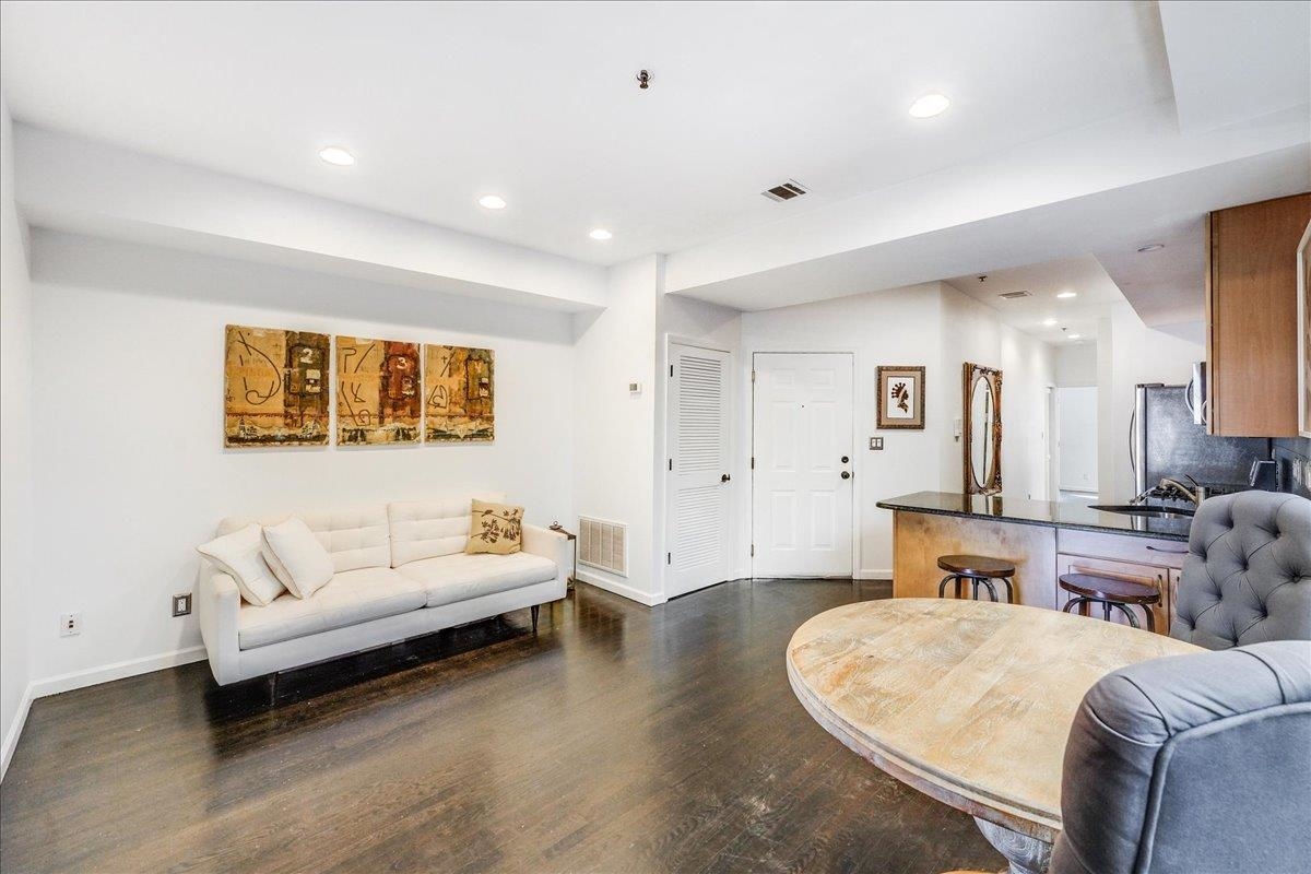 96 COLES ST Unit: 2