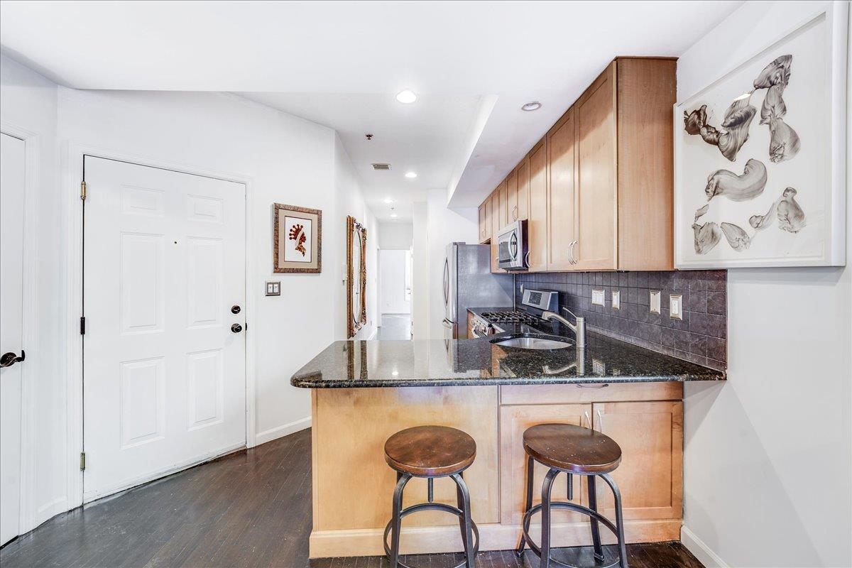 96 COLES ST Unit: 2