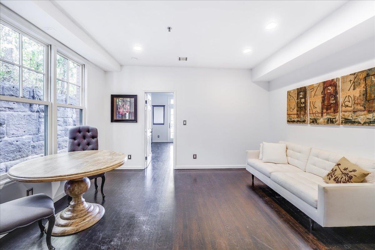 96 COLES ST Unit: 2