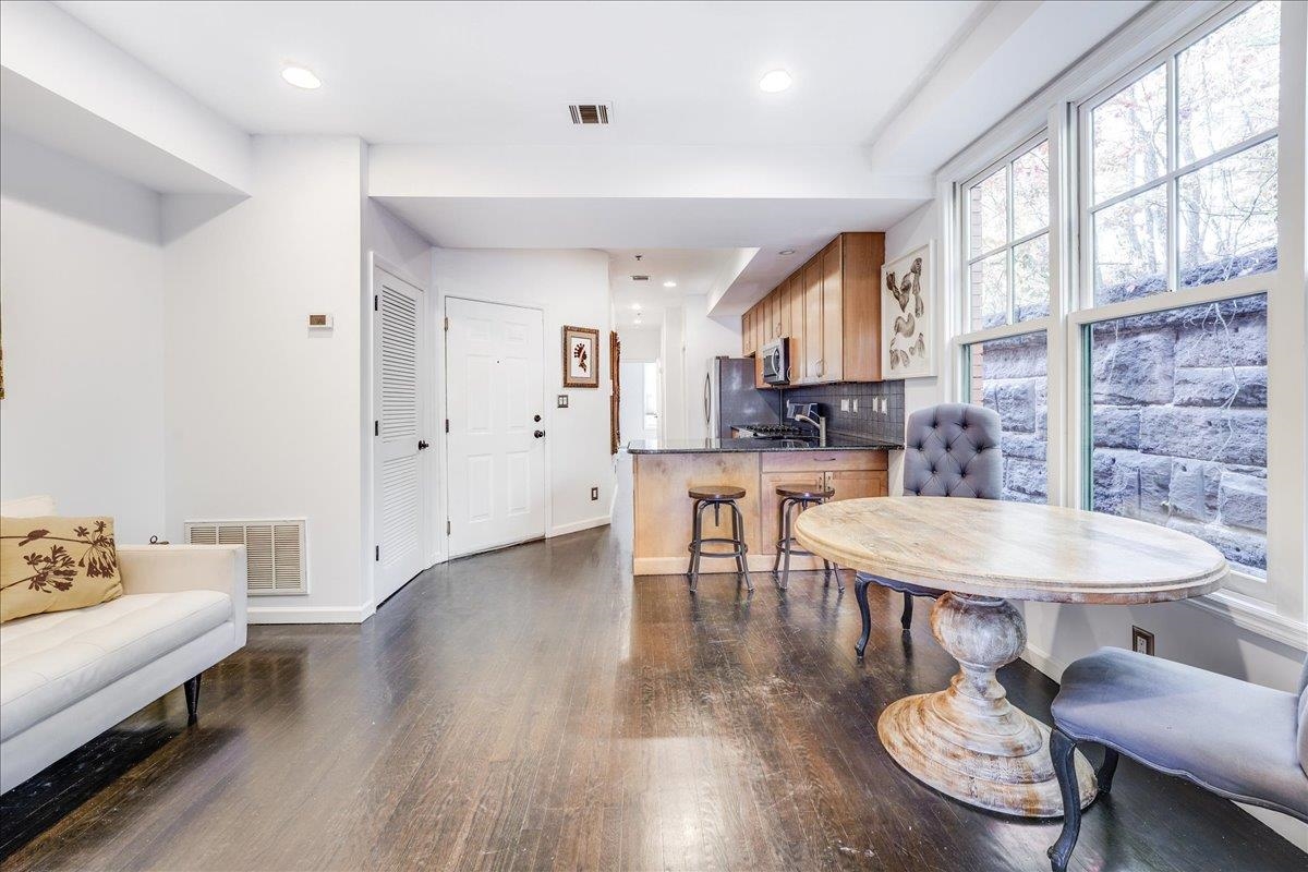 96 COLES ST Unit: 2