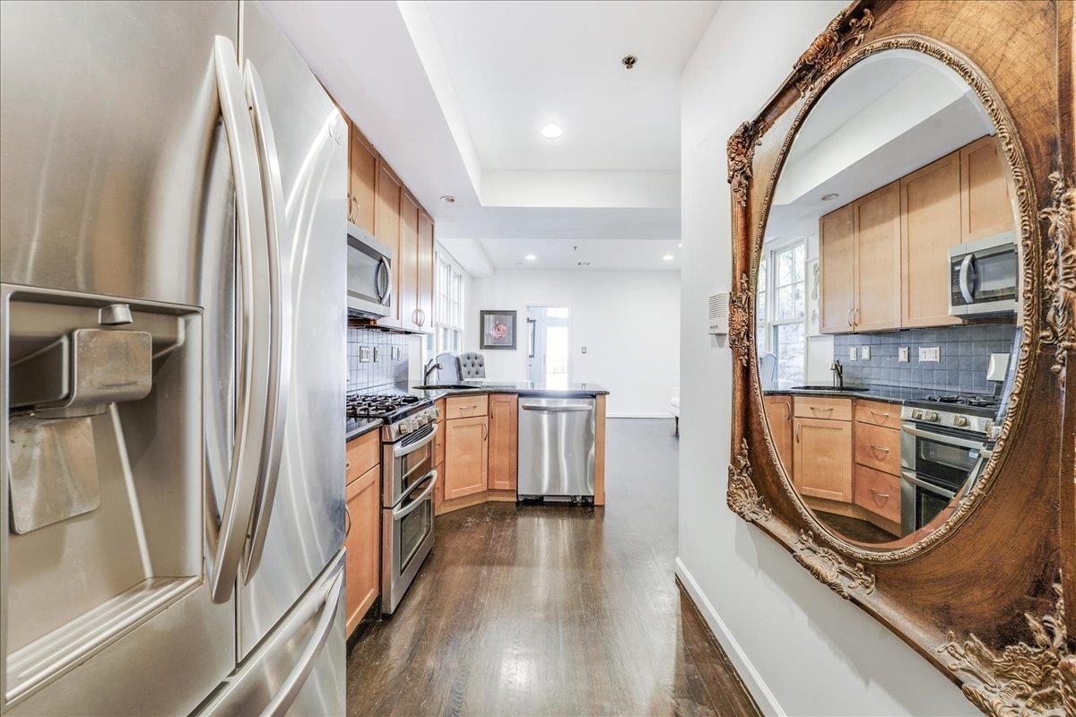 96 COLES ST Unit: 2