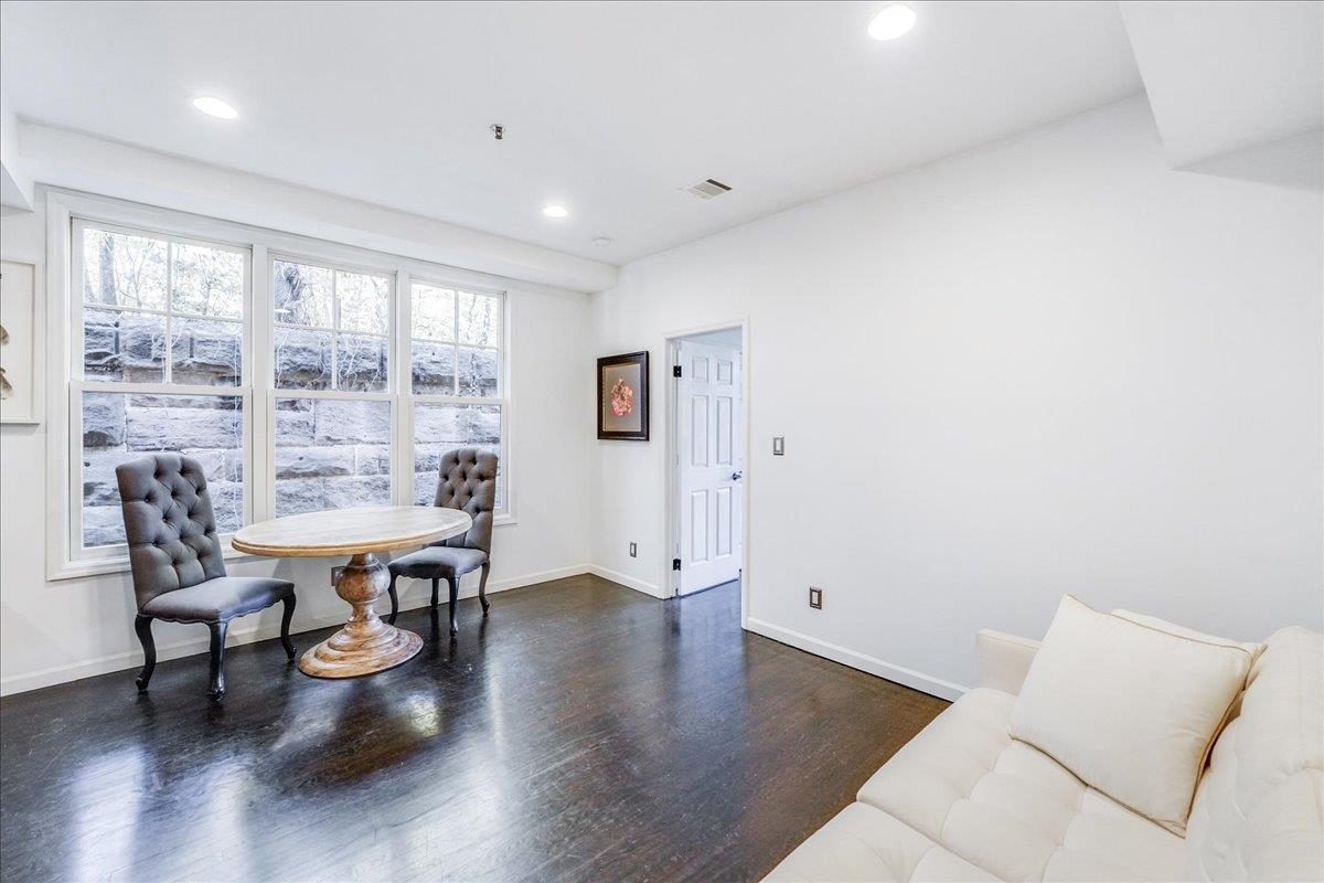 96 COLES ST Unit: 2
