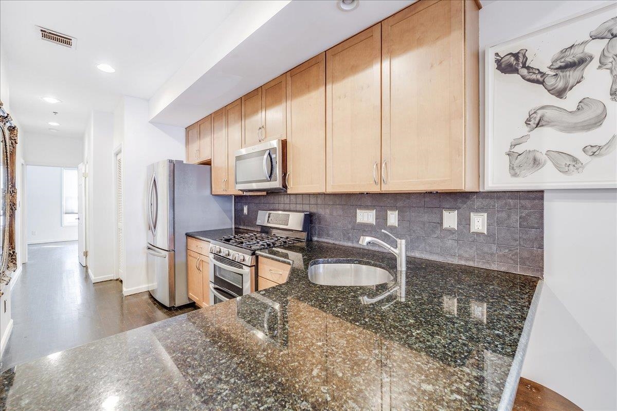 96 COLES ST Unit: 2