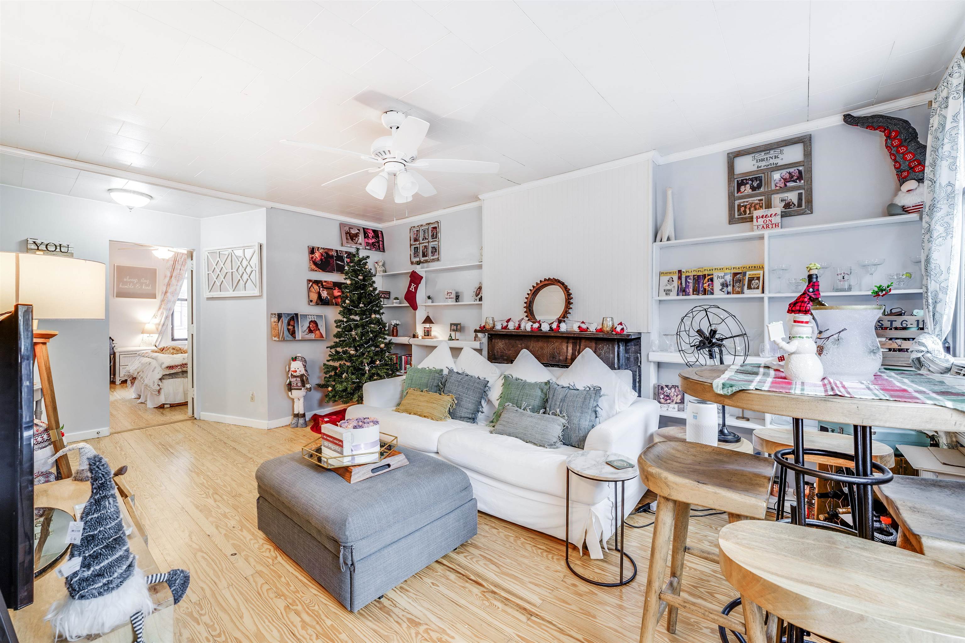 916 PARK AVE Unit: 4