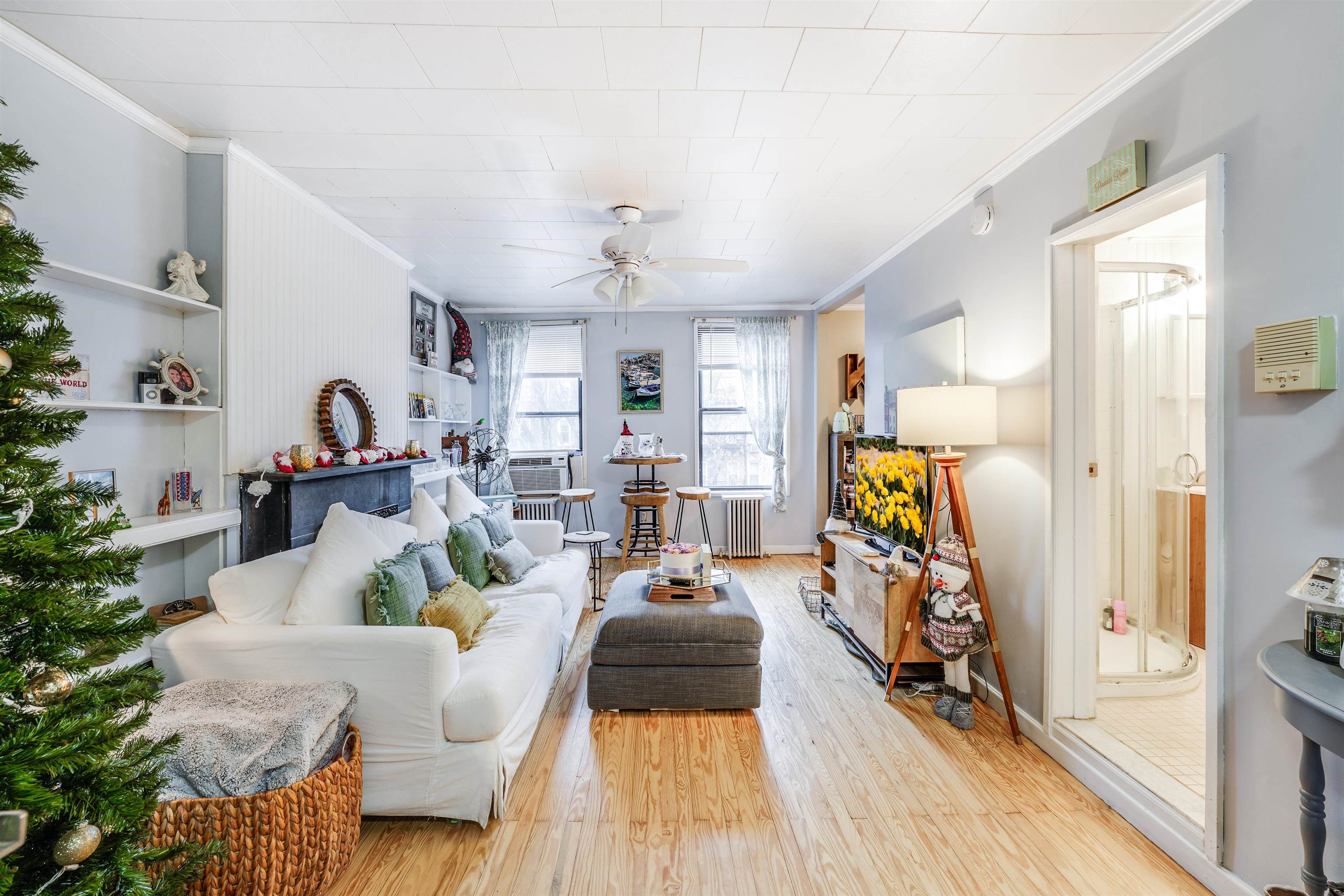 916 PARK AVE Unit: 4