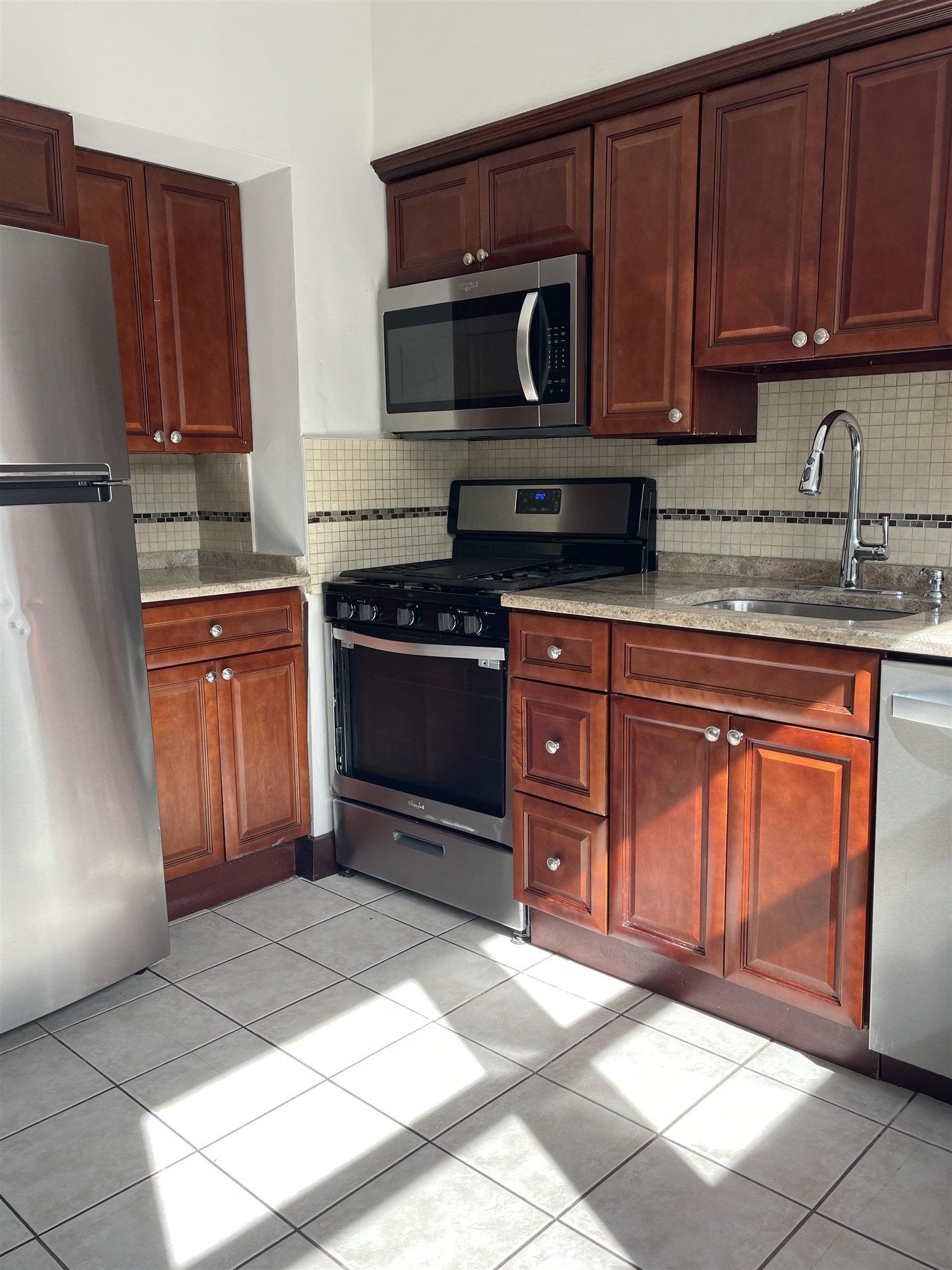 148 NESBIT ST Unit: 2