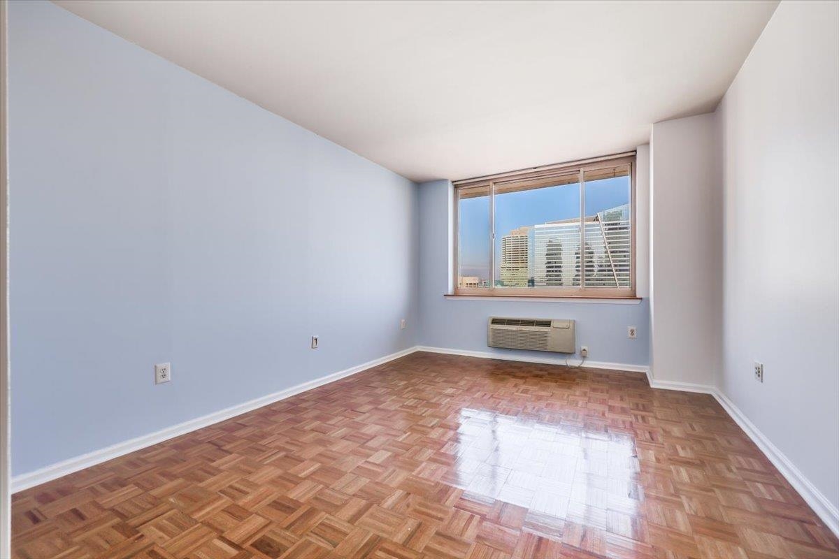 1 2ND ST Unit: 2408