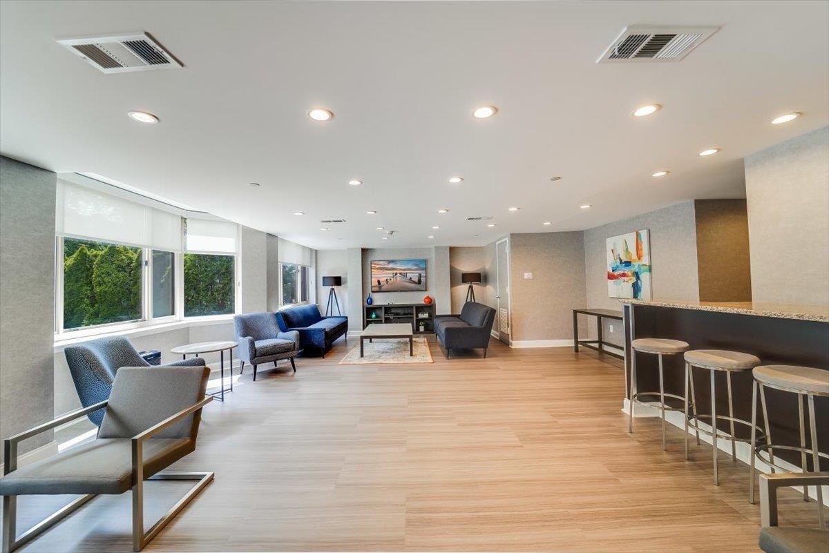 1 2ND ST Unit: 2408