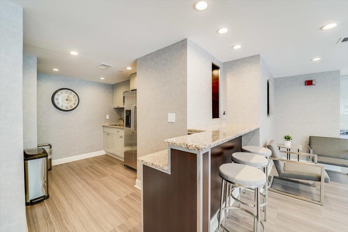 1 2ND ST Unit: 2408
