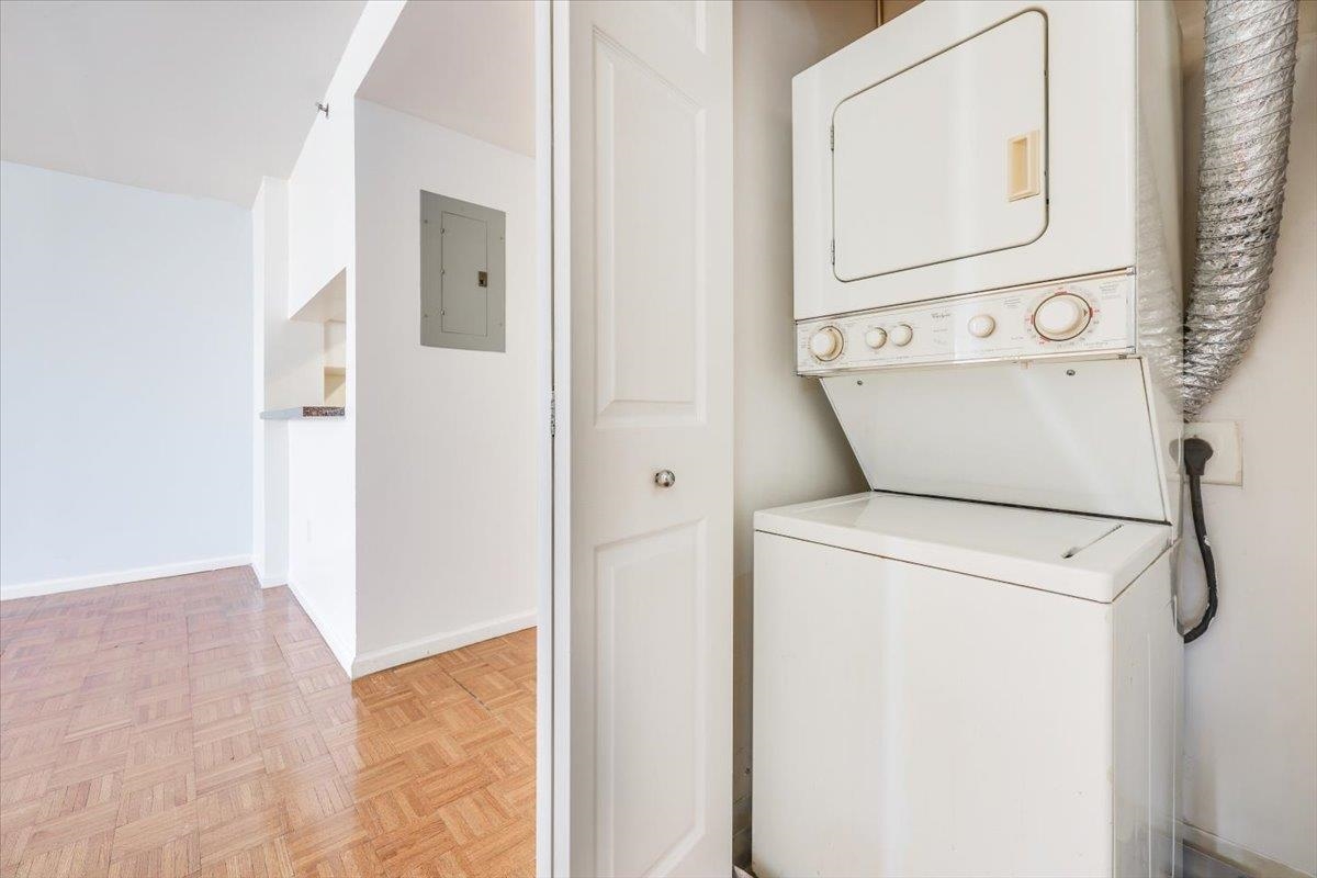 1 2ND ST Unit: 2408