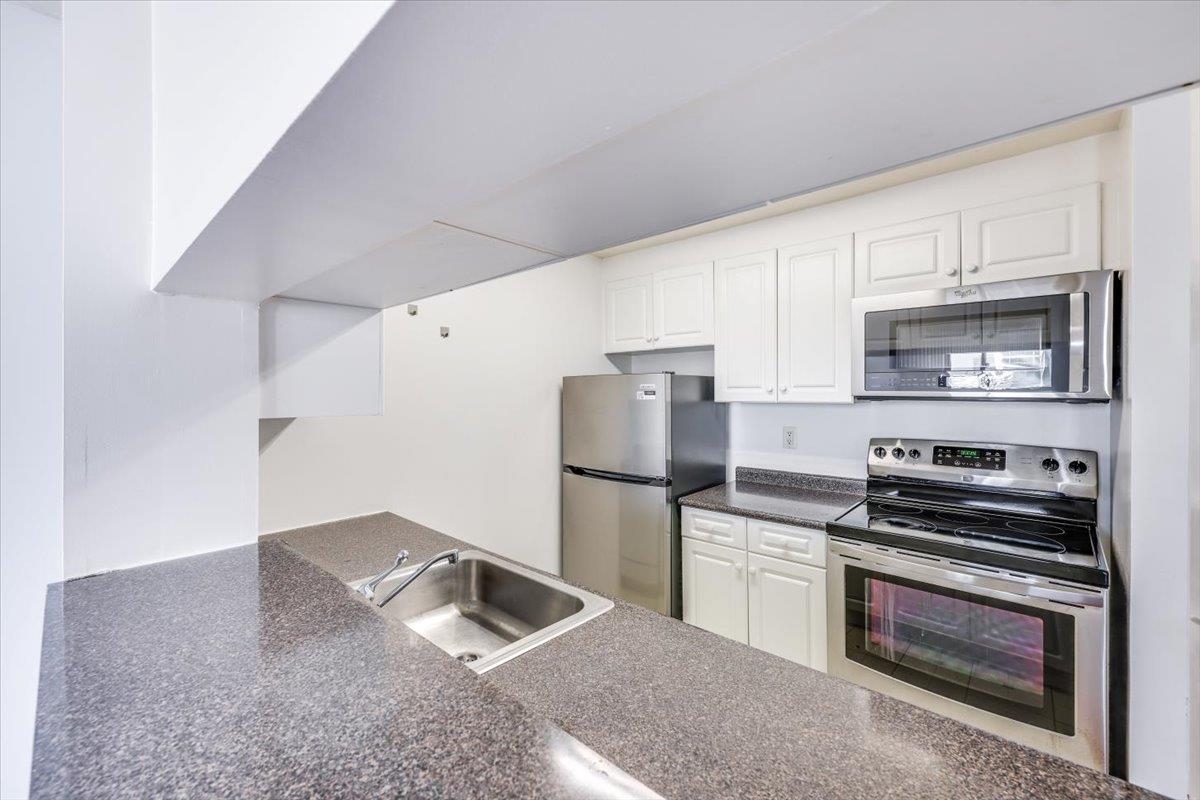 1 2ND ST Unit: 2408