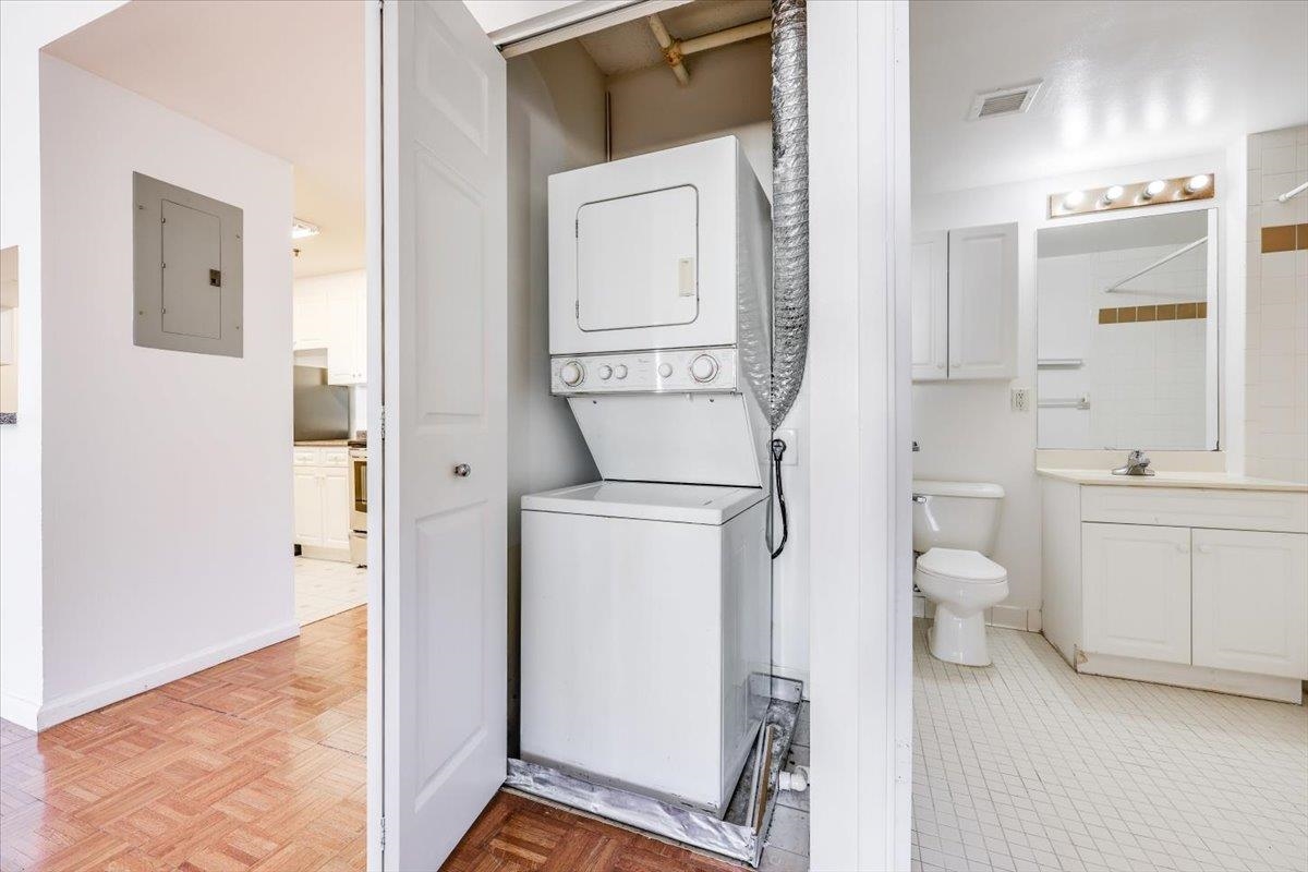 1 2ND ST Unit: 2408