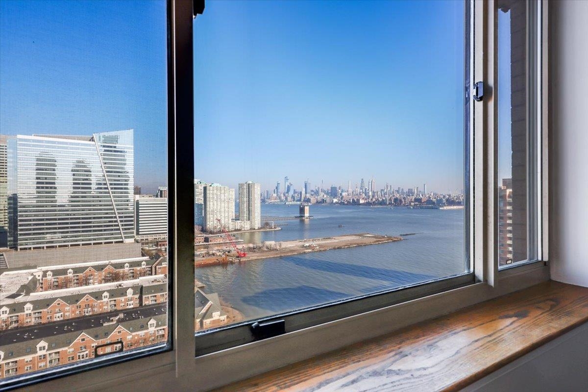 1 2ND ST Unit: 2408