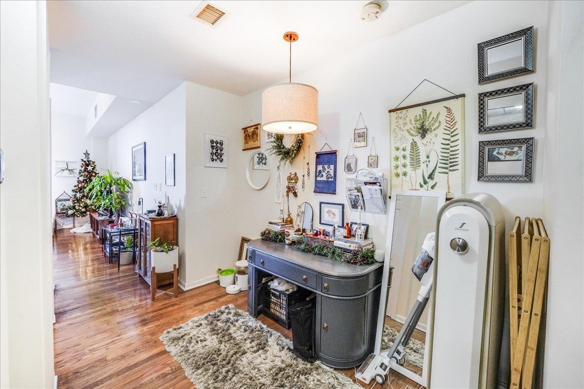186 WAYNE ST Unit: 421D