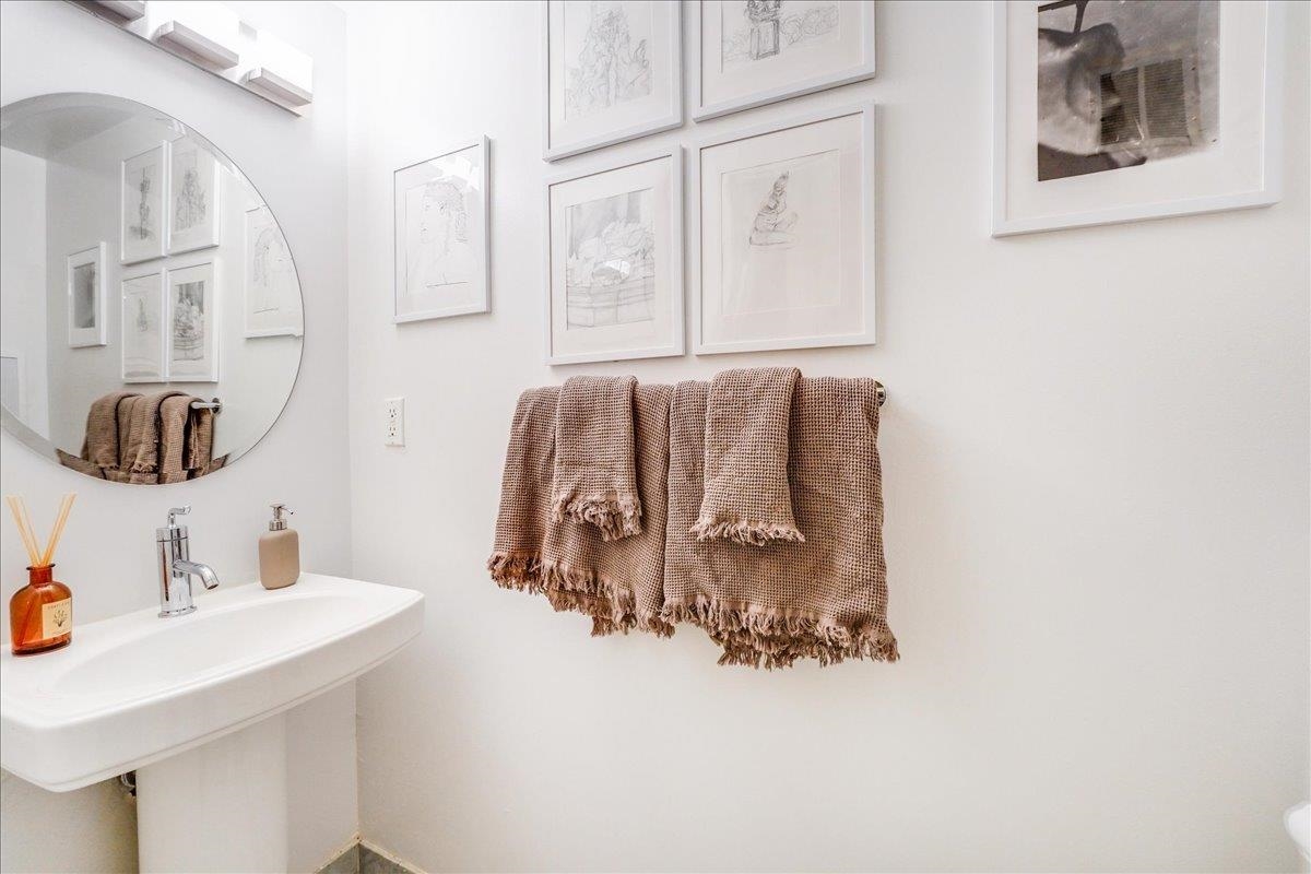 186 WAYNE ST Unit: 421D