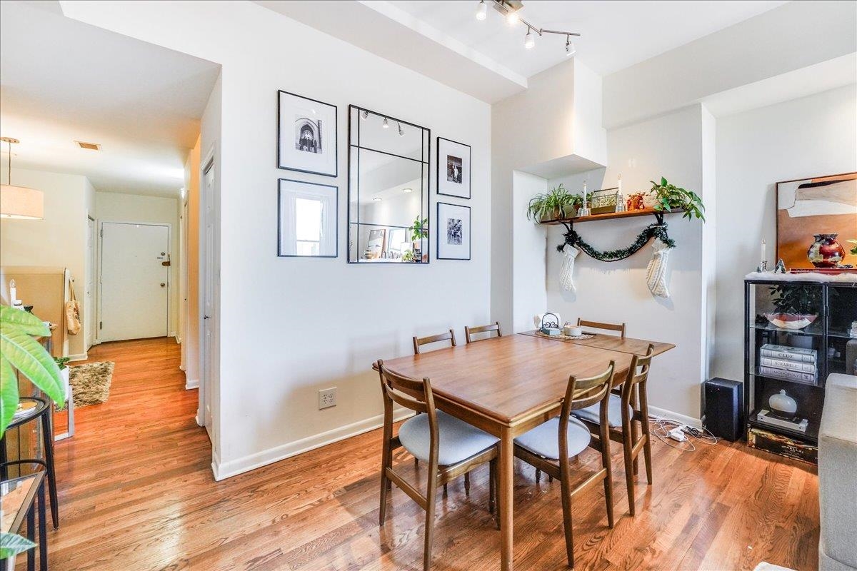 186 WAYNE ST Unit: 421D