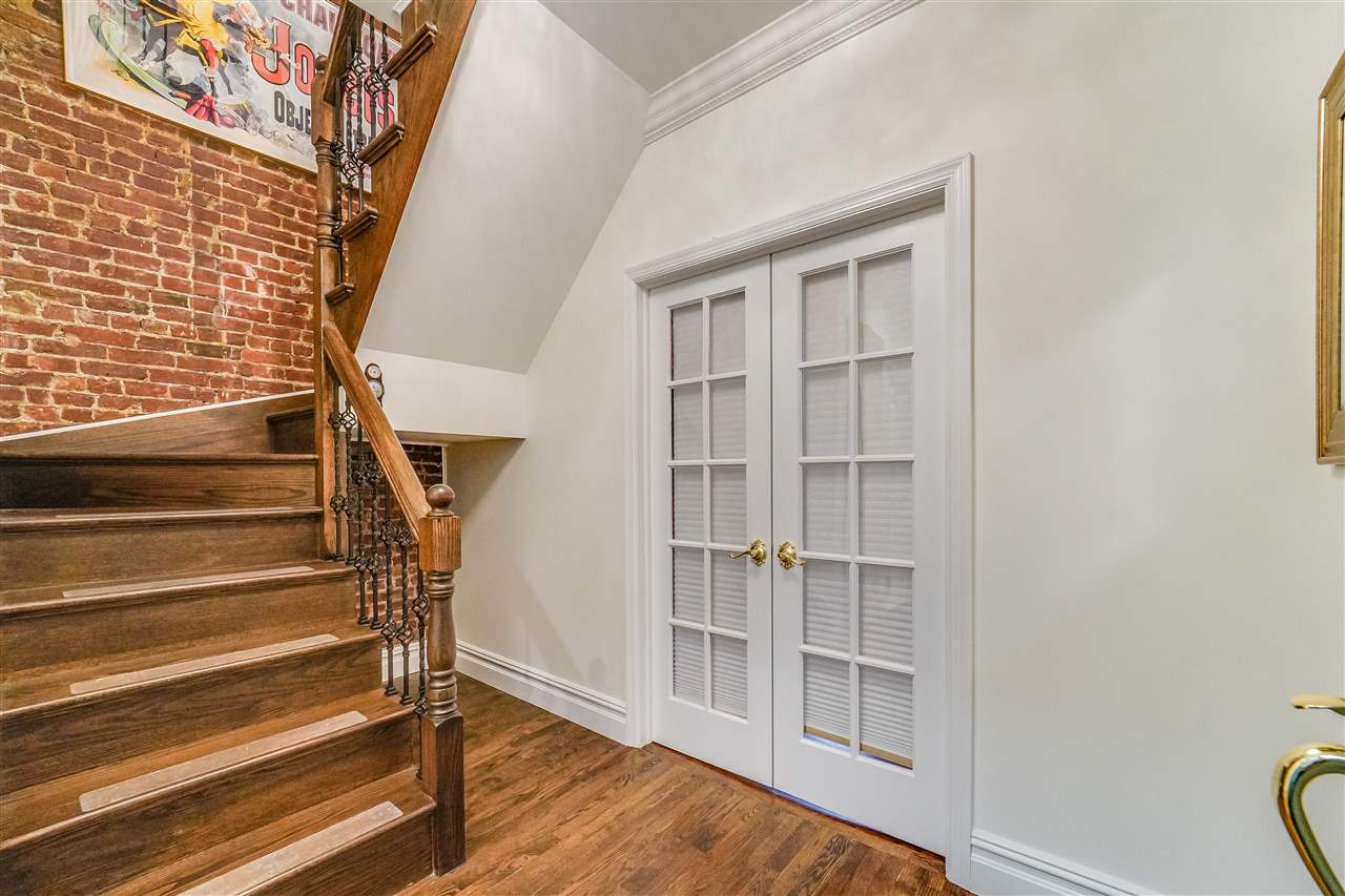 298 BARROW ST Unit: 3L