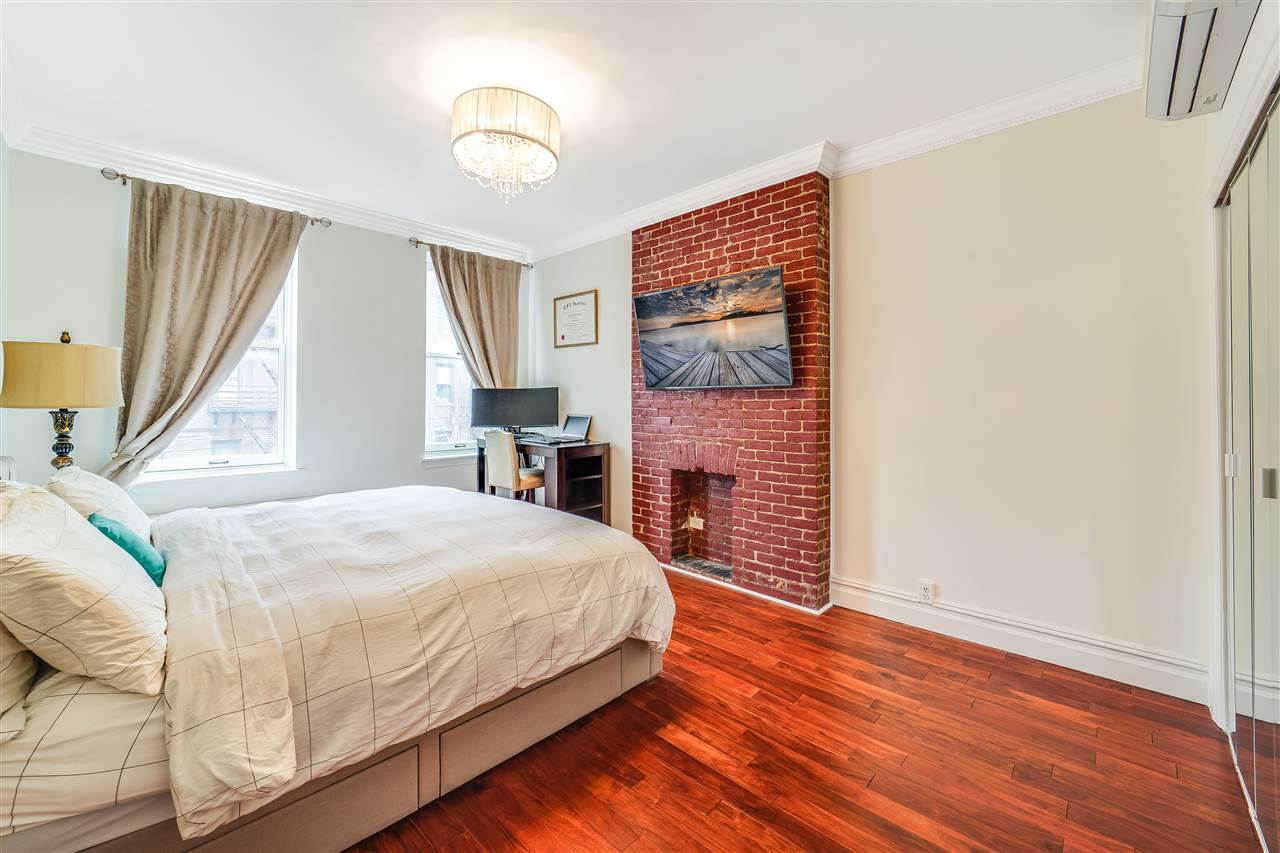 298 BARROW ST Unit: 3L
