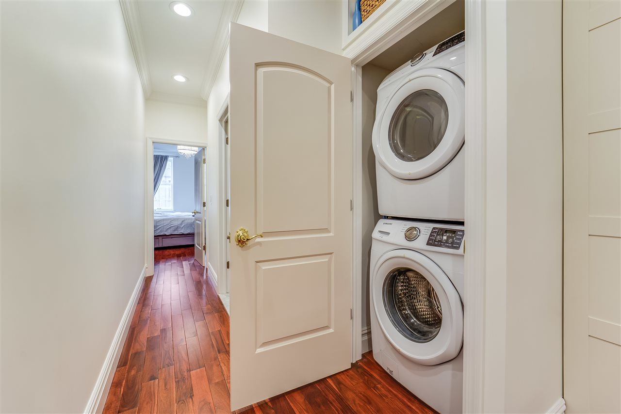 298 BARROW ST Unit: 3L