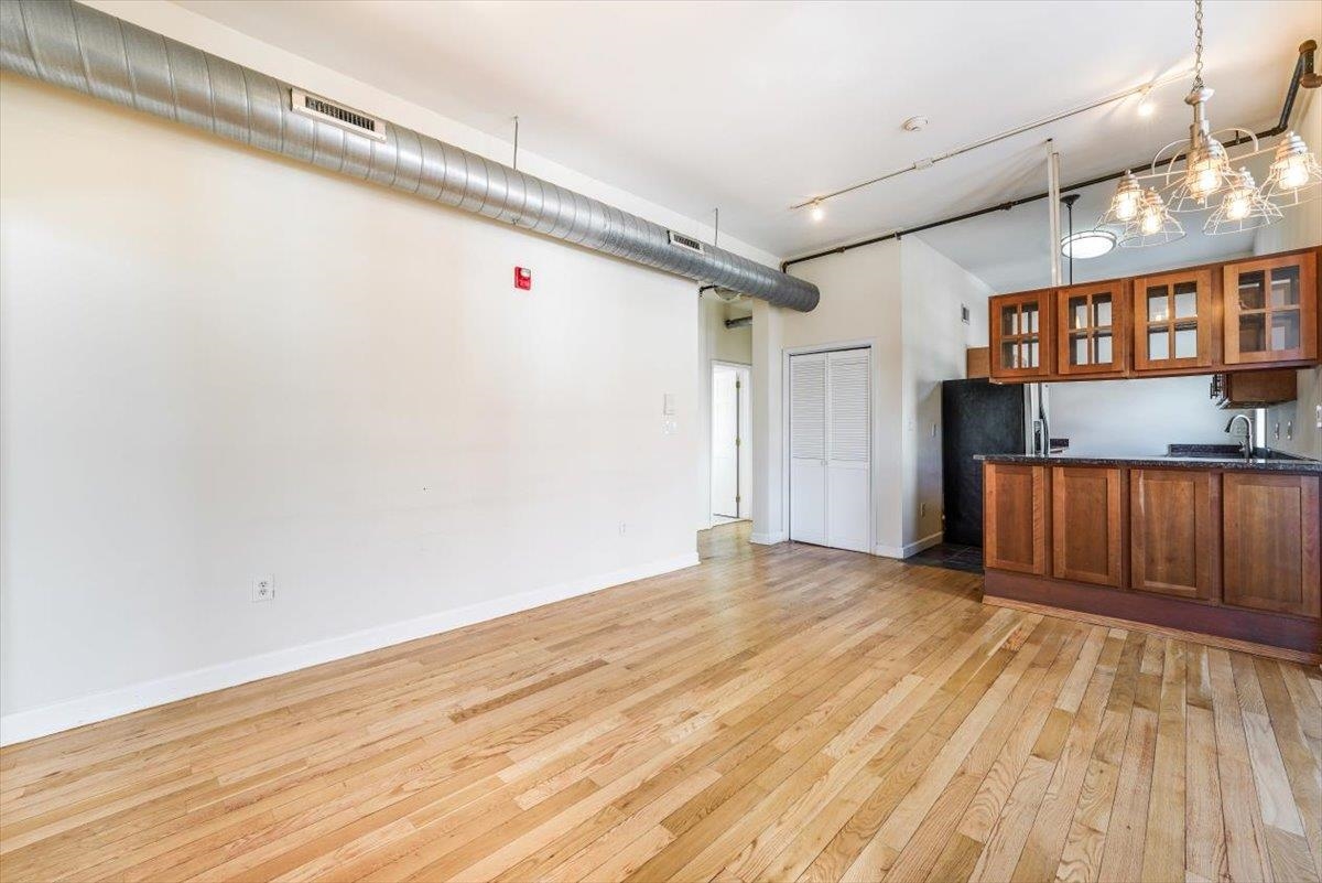 119 HANCOCK AVE Unit: 2