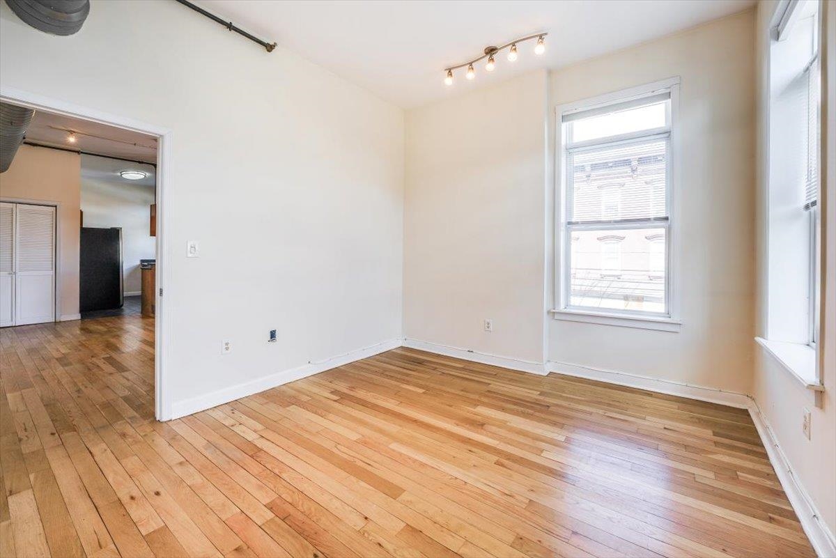 119 HANCOCK AVE Unit: 2