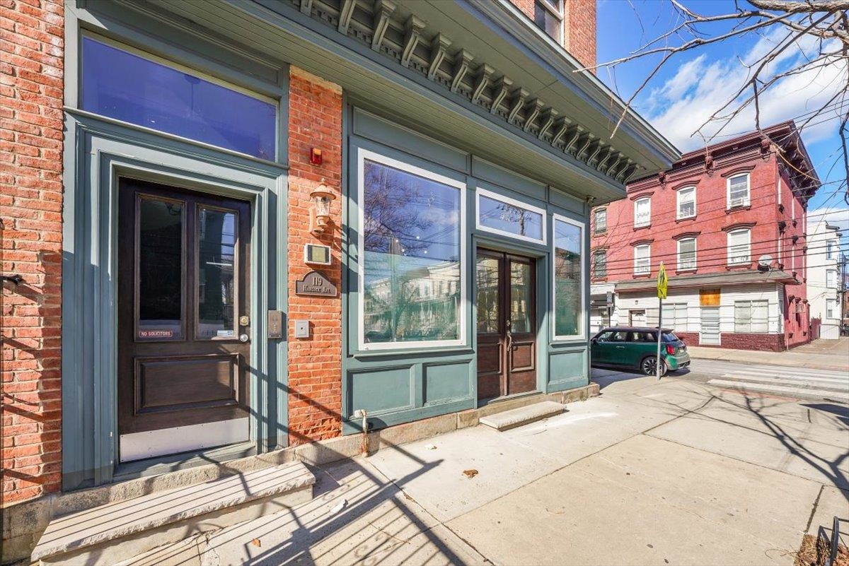119 HANCOCK AVE Unit: 2