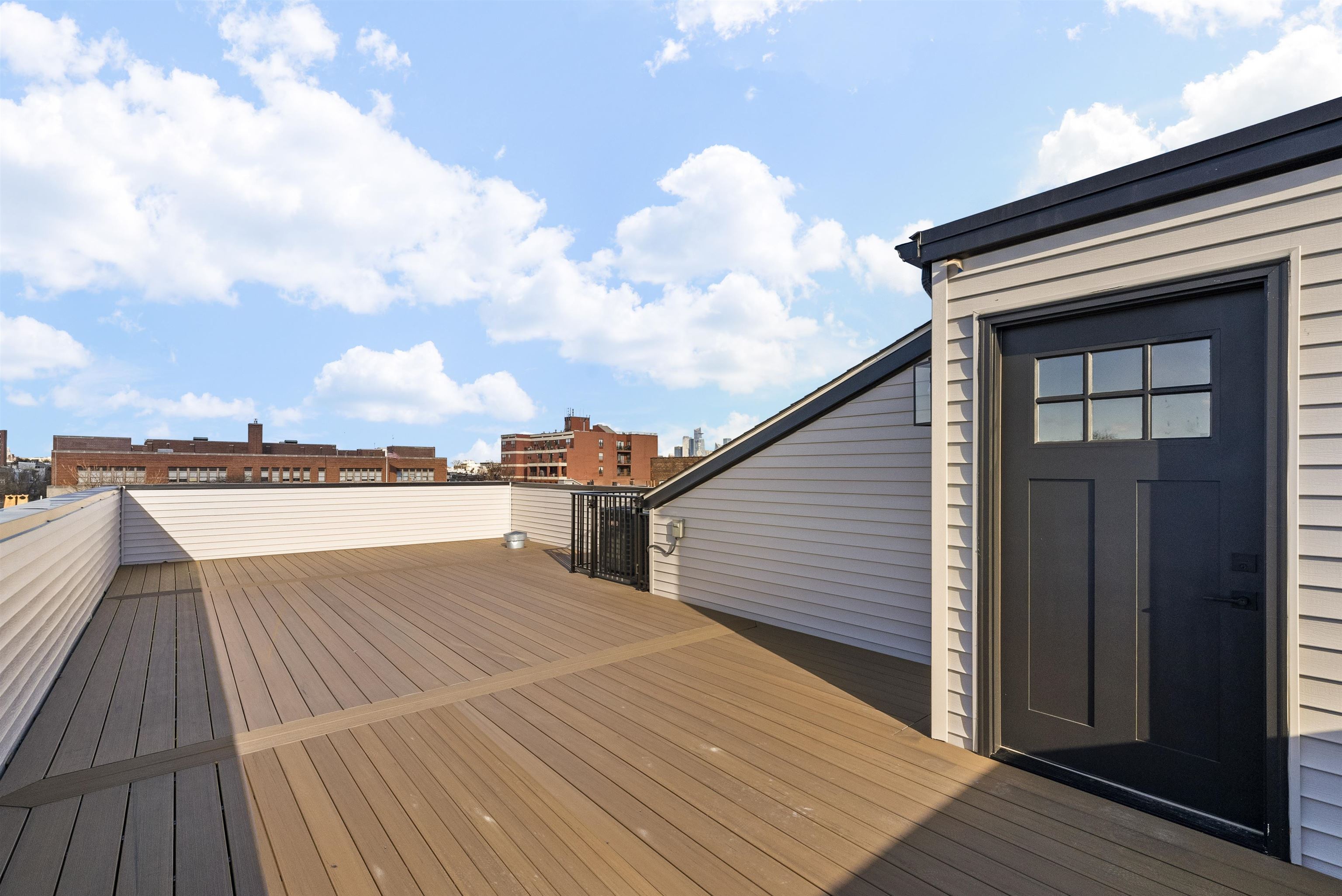 13 MANHATTAN AVE Unit: 3